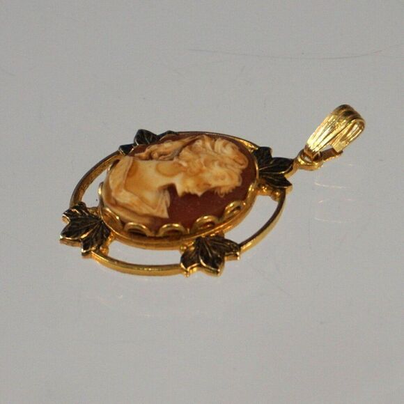 Vintage Carved Cameo Pendant Faux Leather Cord Necklace - Picture 6 of 9